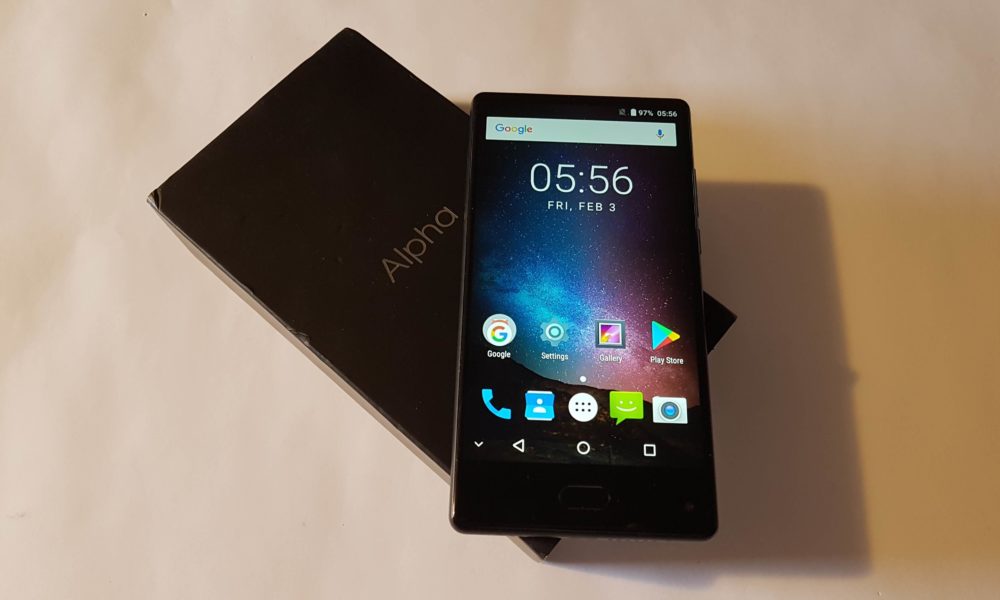Article photo: MAZE Alpha review 6.0 inch bezel-less smartphone