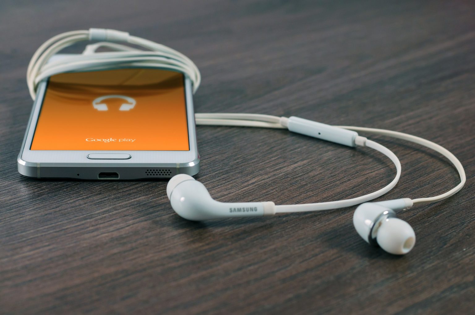 how-to-identify-any-song-you-hear-using-your-smartphone