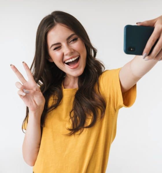 how to take cute selfies