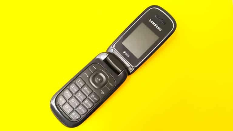 old-samsung-flip-phones-7-that-were-ahead-of-their-time